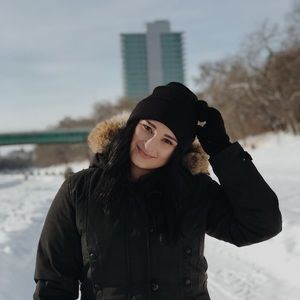 Meet your Posher, Alyssa